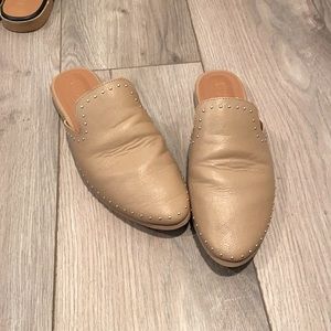 Tan mules